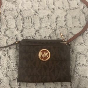 Michael Kors cross body purse